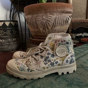 Palladium Pampa Hi tennis shoe boots
